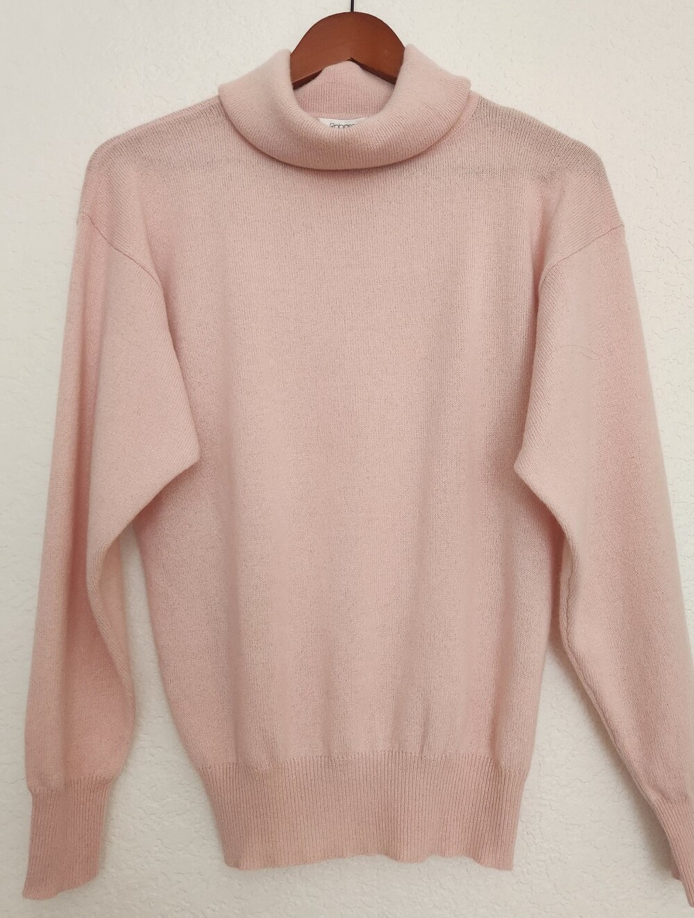 Vintage Robinson's 100% pure cashmere  Pink Turtleneck Sweater.Like NEW